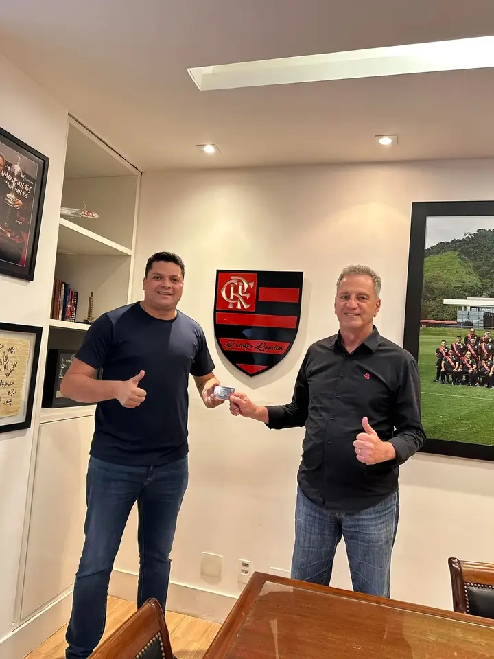 ATLETAS DO FLAMENGO PARABENIZAM O LÍDER POLÍTICO E FLAMENGUISTA, KASSYO&nbsp;RAMOS