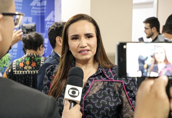 Contrato de Táxi Aéreo de Alliny Serrão Gera Questionamentos sobre&nbsp;Prioridades